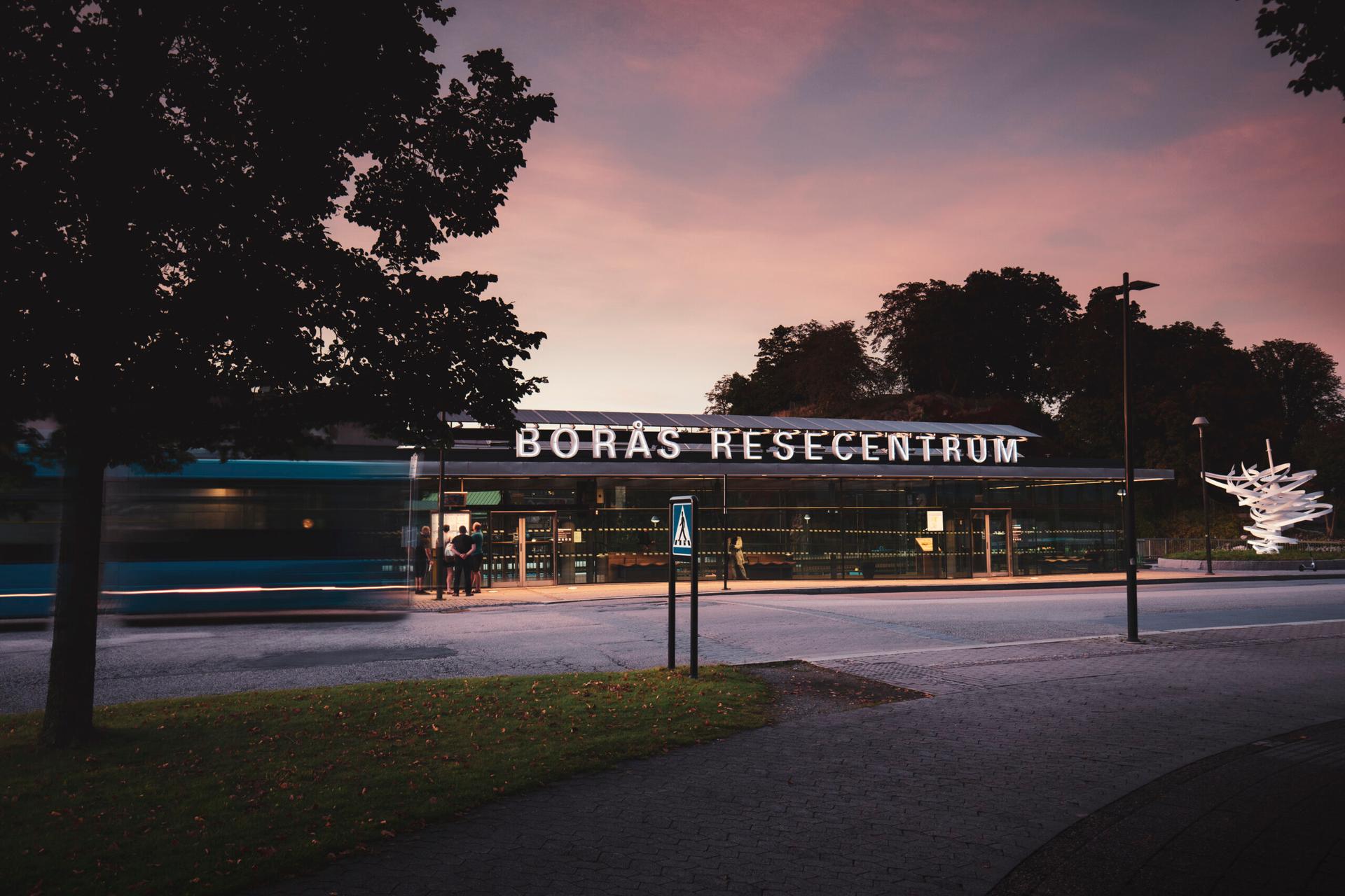 2. Resor och transporter